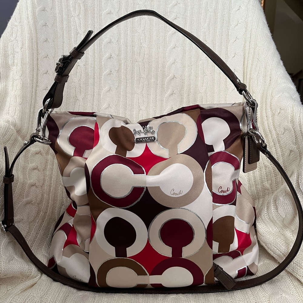 ♥️ Authentic Coach Shoulder Bag with Crossbody Strap ♥️